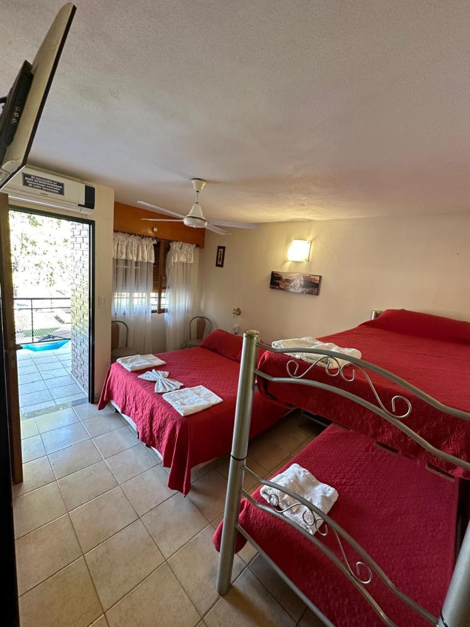 ויז'ה קרלוס פאס Hotel Carlos Paz מראה חיצוני תמונה