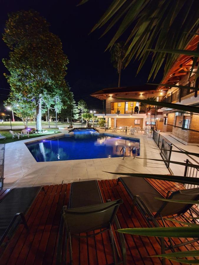 ויז'ה קרלוס פאס Hotel Carlos Paz מראה חיצוני תמונה